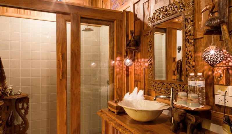 Deluxe Pool Suite